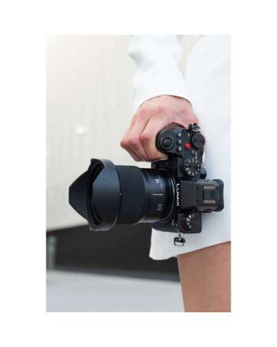 Ультраширокоугольный объектив Panasonic LUMIX S Fixed Focal 18mm F1.8 S-S18E Leica Camera AG L-Mount